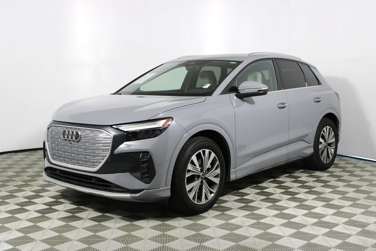 Used 2023 Audi Q4 e-tron Premium w/ Convenience Package RWD image 3