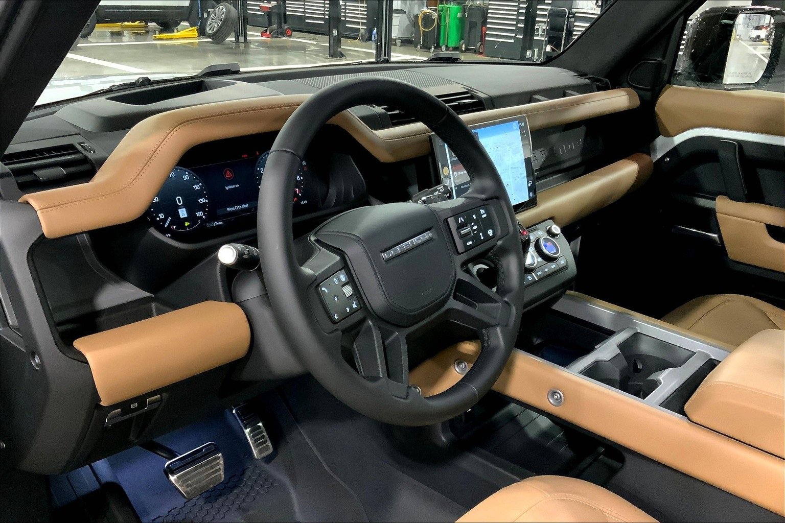 Used 2025 Land Rover Defender 90 V8 image 8