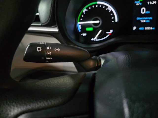 Used 2023 Toyota Sienna LE image 24