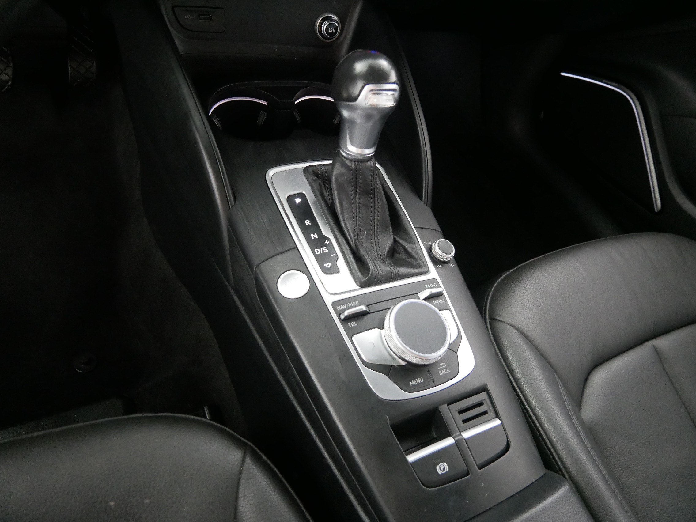Used 2018 Audi A3 e-tron Prestige w/ Prestige Package FWD image 24