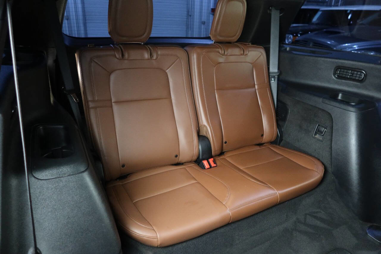 Used 2023 Lincoln Aviator Reserve w/ Equipment Group 201A image 16