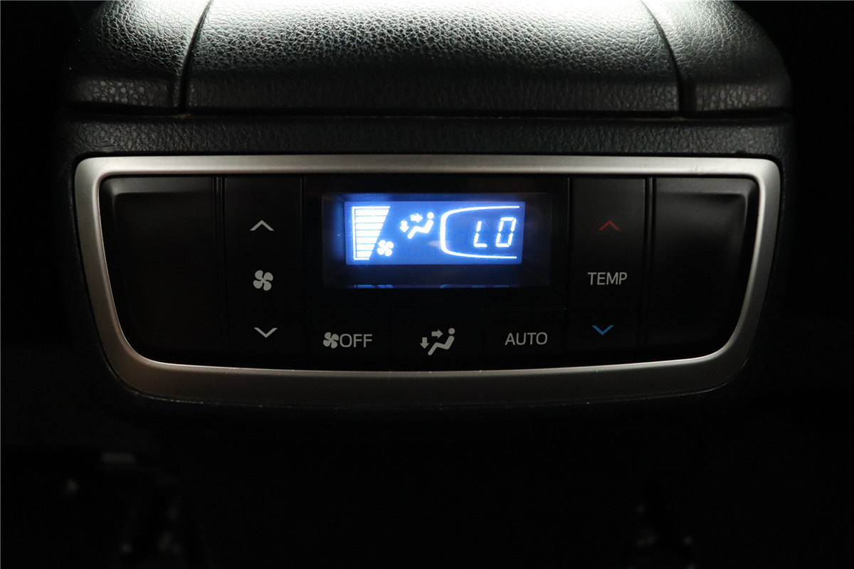 Used 2014 Toyota Highlander Limited AWD/4WD image 21