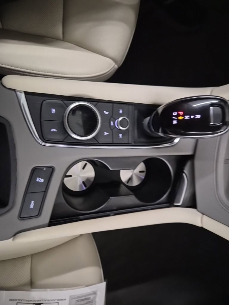 Certified 2025 Cadillac XT6 Premium Luxury image 34