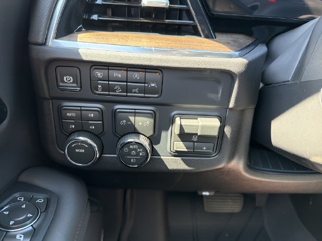 New 2026 Chevrolet Tahoe High Country w/ Sun And Tow Package AWD/4WD image 15