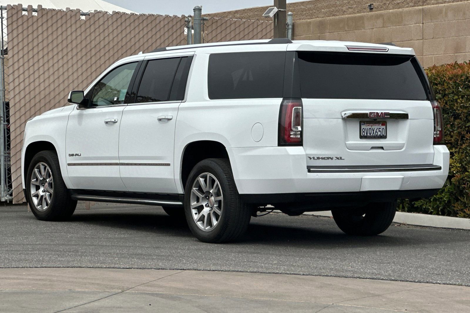 Used 2020 GMC Yukon XL Denali image 6