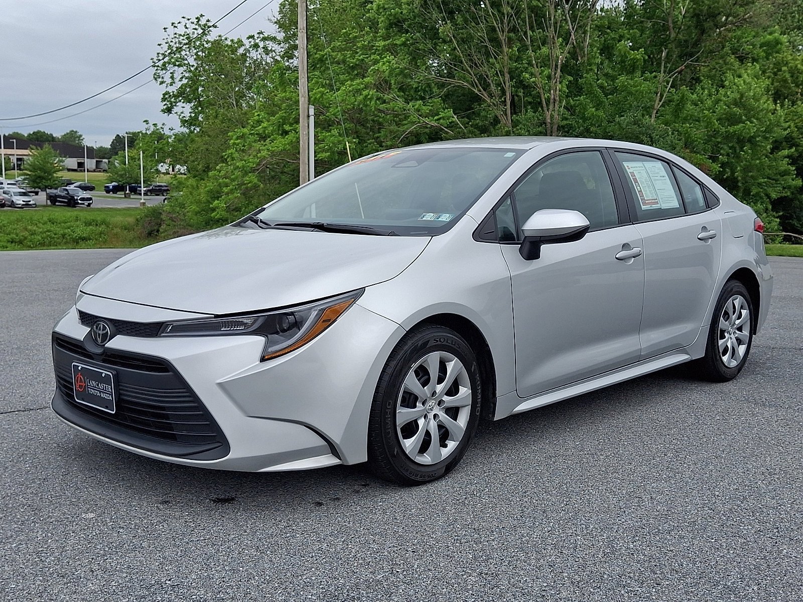 Used 2023 Toyota Corolla LE FWD image 3