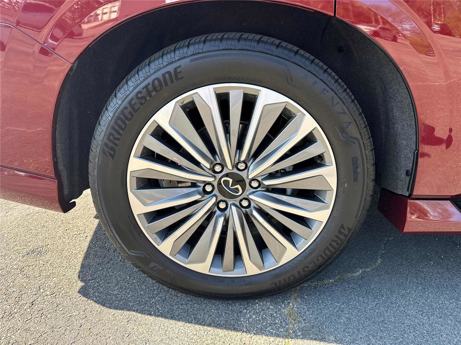 Certified 2025 INFINITI QX80 Sensory image 33