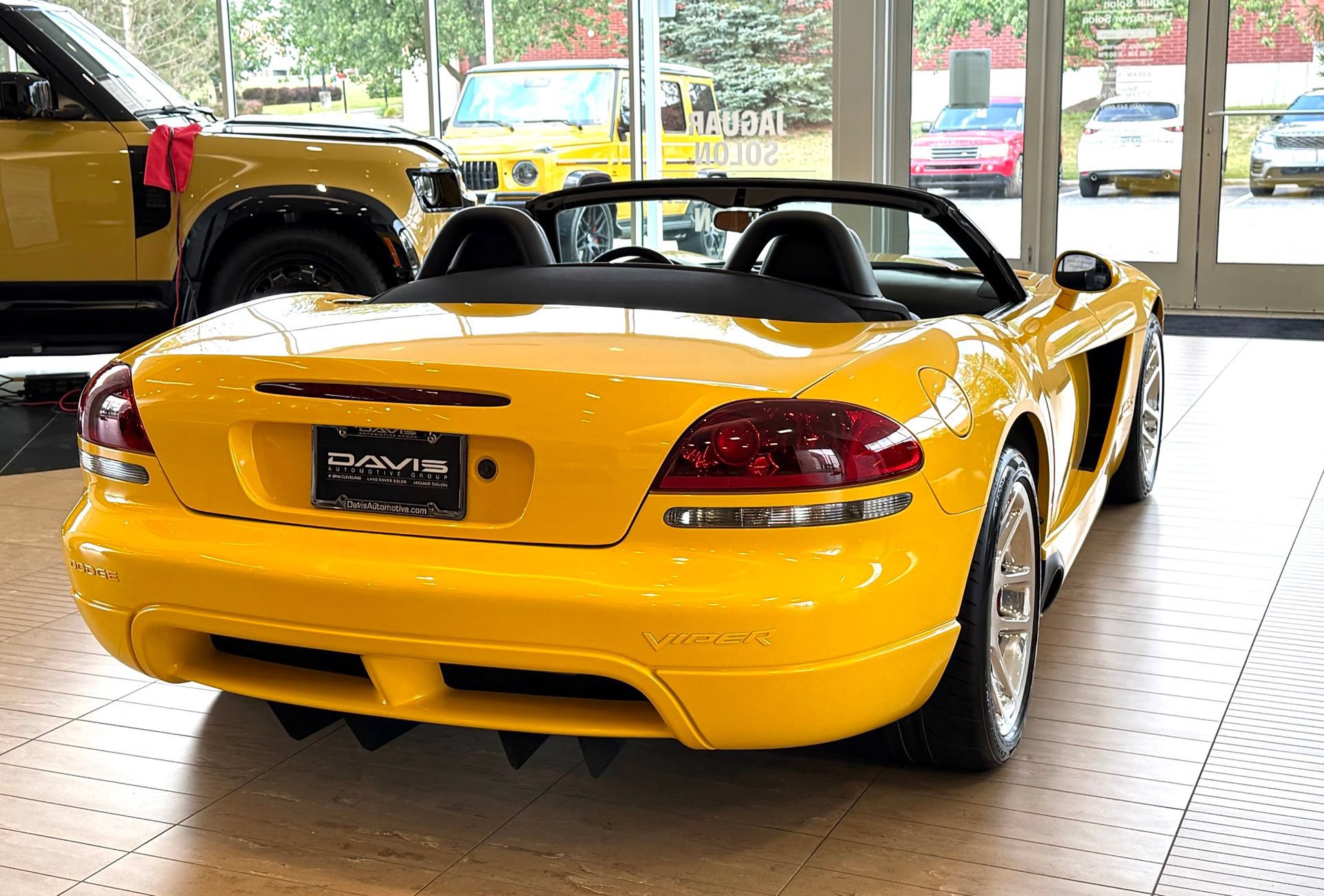 Used 2005 Dodge Viper SRT-10 RWD image 10