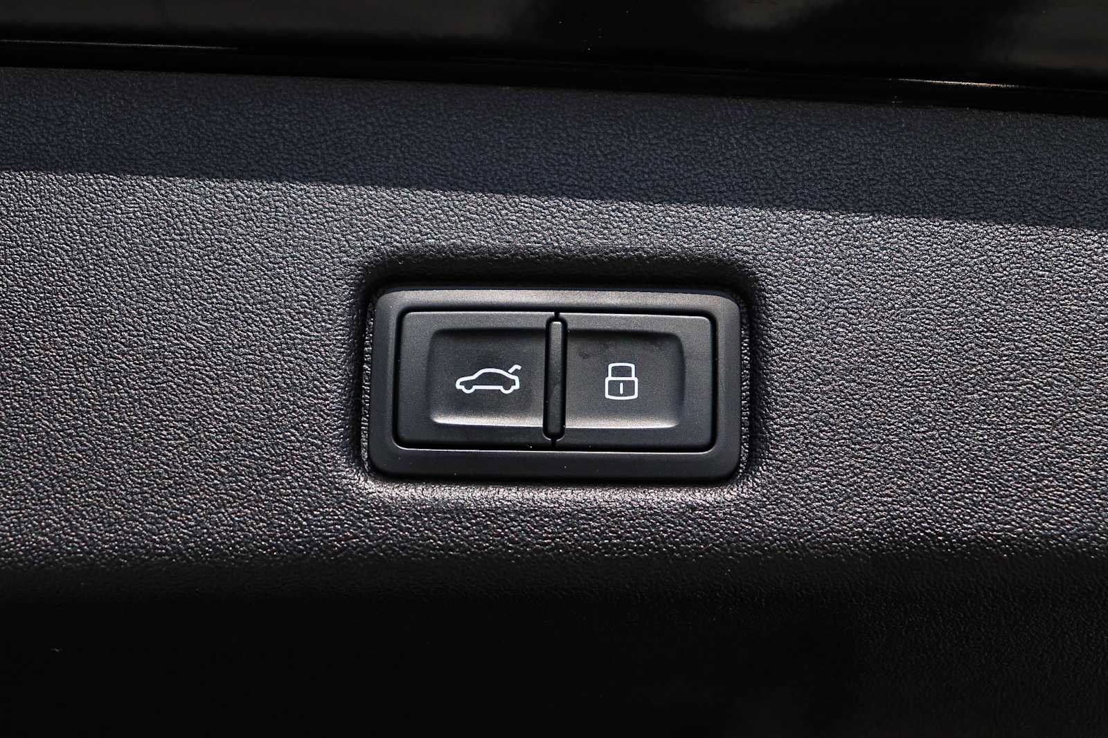 Used 2025 Audi Q5 Premium Plus w/ Premium Plus image 36