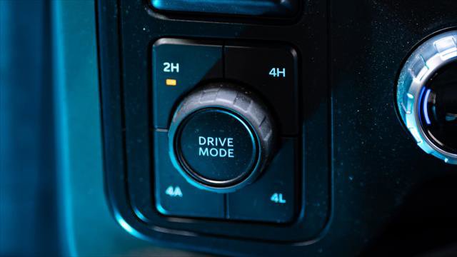 Used 2025 Ford F150 Lariat w/ Equipment Group 501A Mid image 19