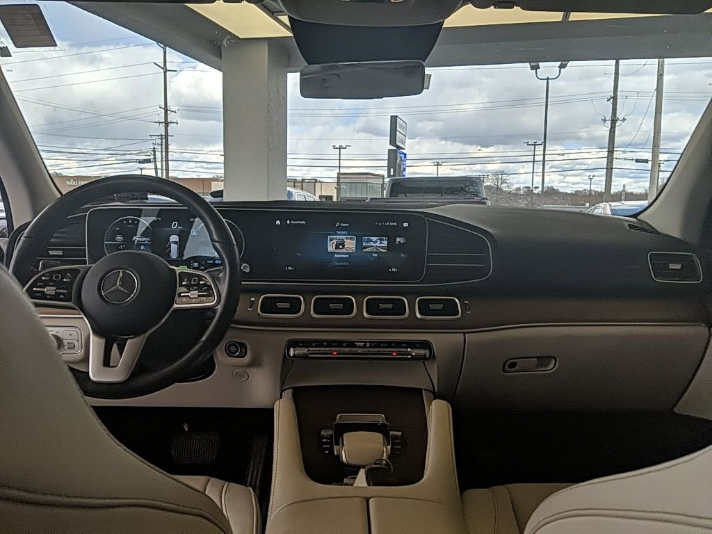 Used 2022 Mercedes-Benz GLS 450 4MATIC image 17