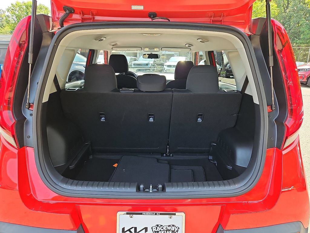 Certified 2022 Kia Soul LX FWD image 29