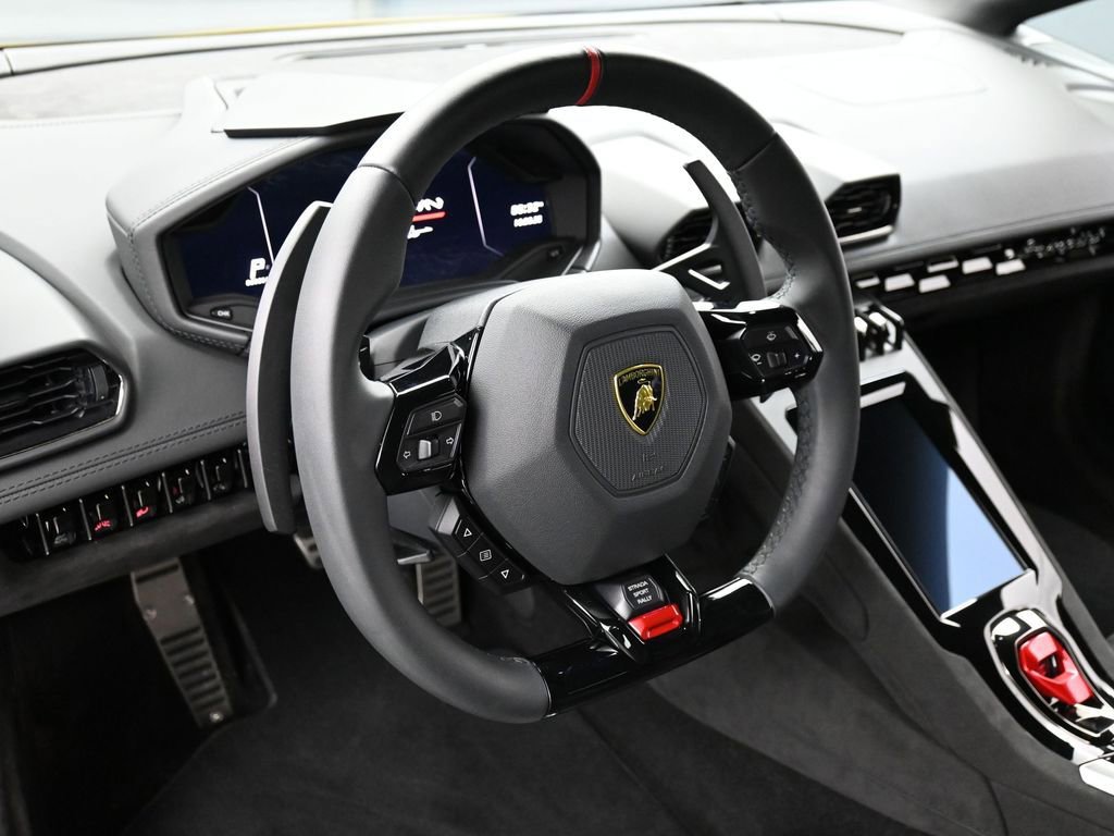 Used 2024 Lamborghini Huracan Sterrato image 17