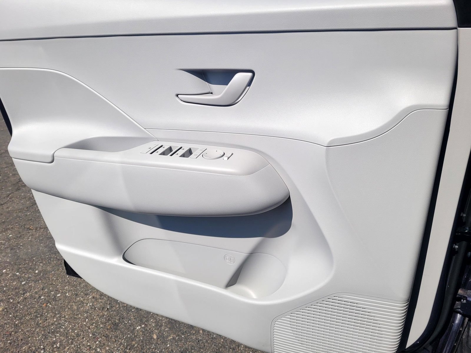 New 2026 Hyundai Kona SE FWD image 16