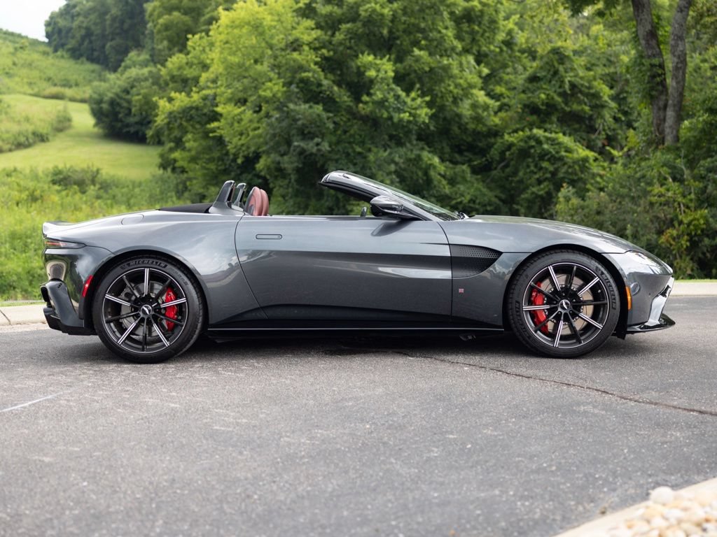 Used 2021 Aston Martin V8 Vantage Roadster RWD image 7