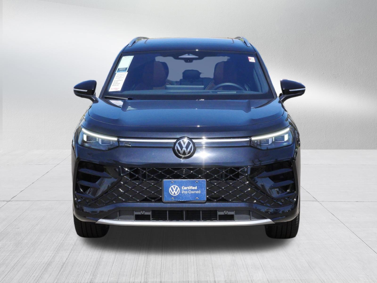 Certified 2026 Volkswagen Tiguan SEL R-Line AWD/4WD image 2