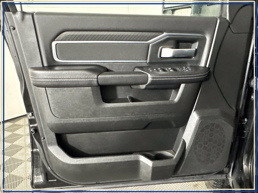 Used 2025 RAM 2500 Big Horn AWD/4WD image 33
