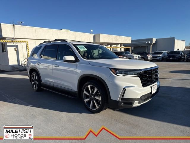 Used 2025 Honda Pilot Elite image 1