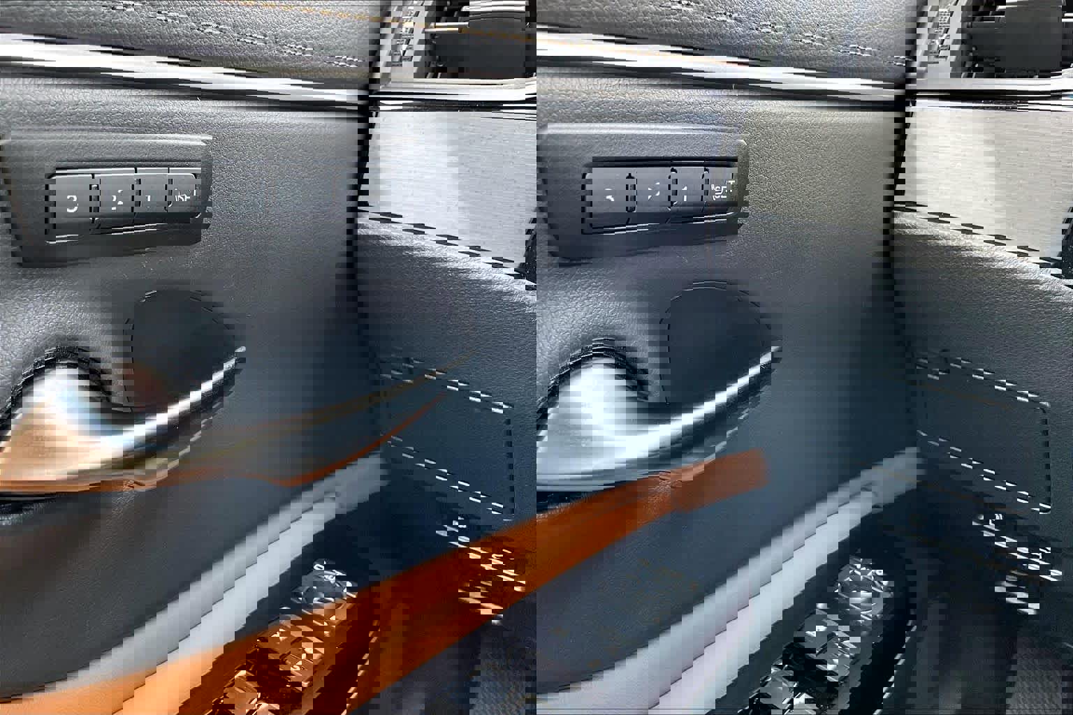 Used 2025 Lexus ES 350 w/ Premium Package image 36