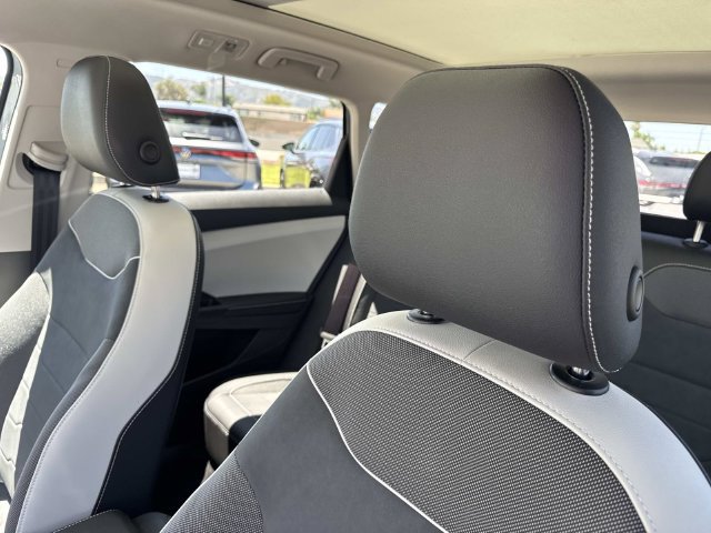 New 2026 Volkswagen Taos SE FWD image 23