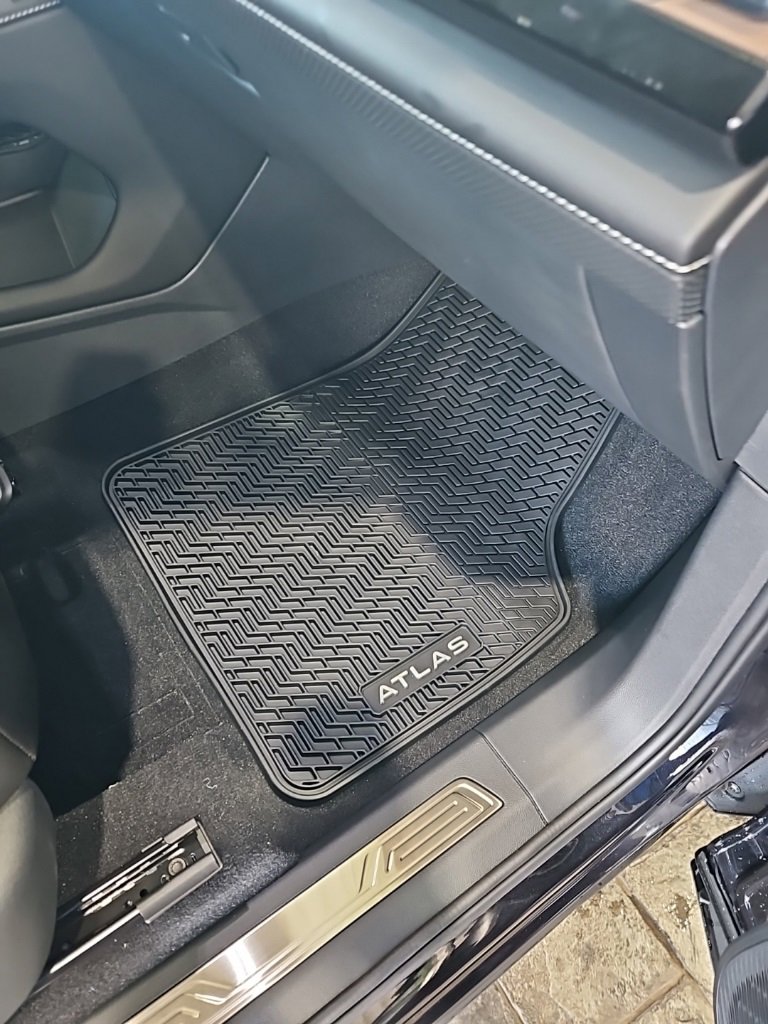 New 2026 Volkswagen Atlas SE image 15