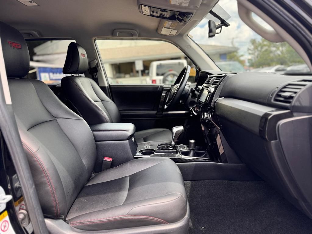Used 2018 Toyota 4Runner TRD Off-Road Premium AWD/4WD image 25