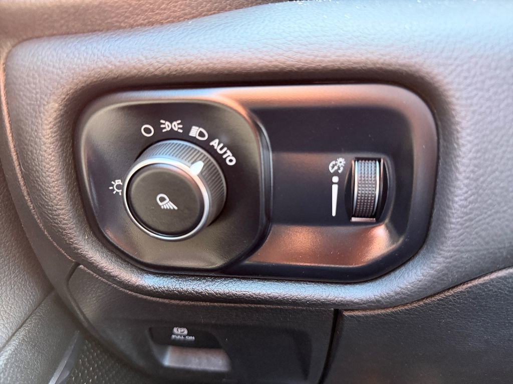 Used 2024 RAM 1500 Laramie image 18