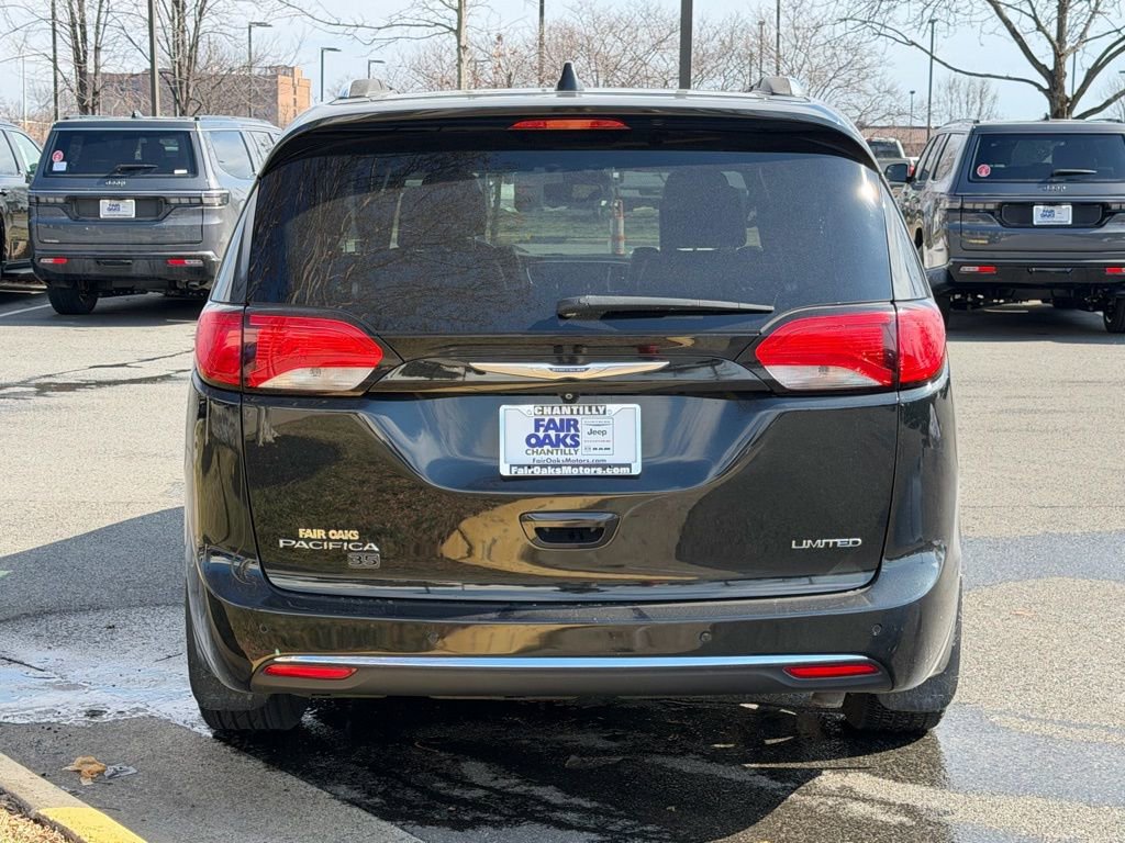 Used 2020 Chrysler Pacifica Limited image 8