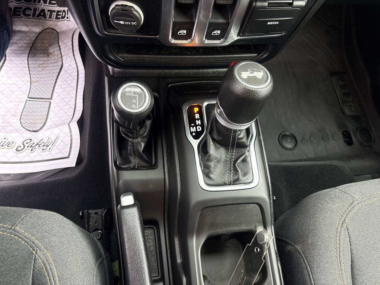 Used 2025 Jeep Wrangler Sport AWD/4WD image 21