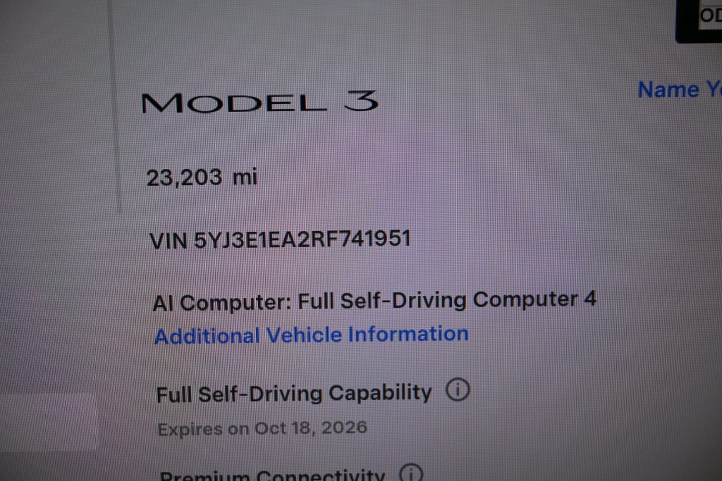 Used 2024 Tesla Model 3 Standard Range RWD image 9