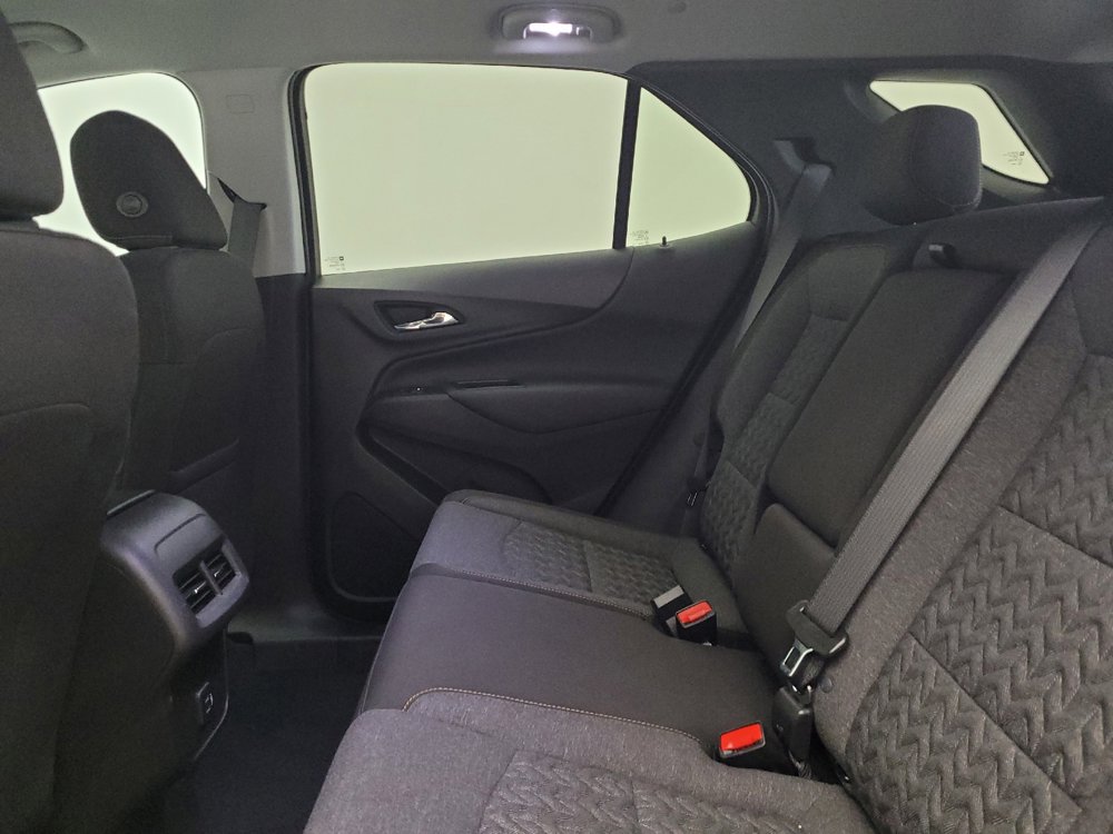 Used 2024 Chevrolet Equinox LT w/ LPO, Floor Liner Package FWD image 18