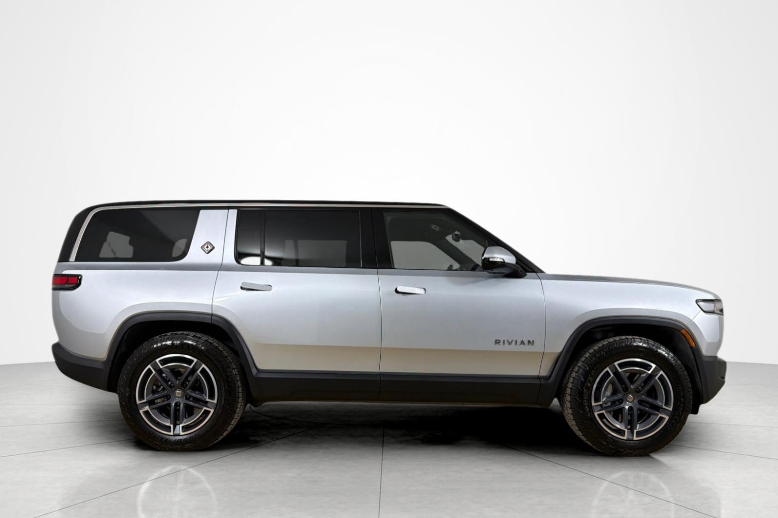 Used 2026 Rivian R1S Adventure Dual AWD/4WD image 6