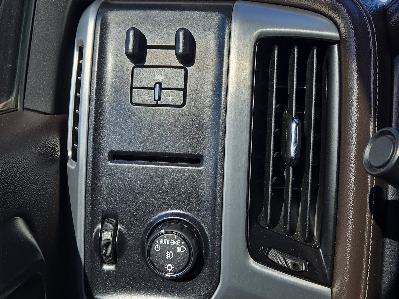Used 2016 GMC Sierra 1500 SLE w/ SLE Value Package image 18