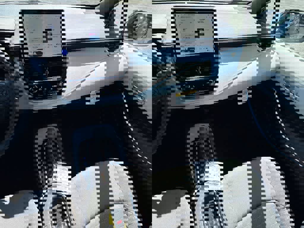 Used 2025 Toyota Corolla FX w/ Convenience Package FWD image 5