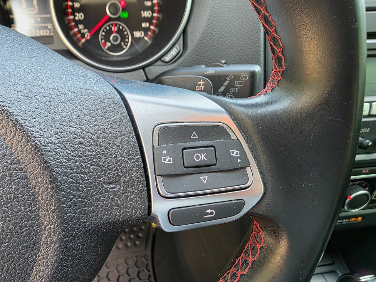 Used 2013 Volkswagen GTI Driver's Edition FWD image 19