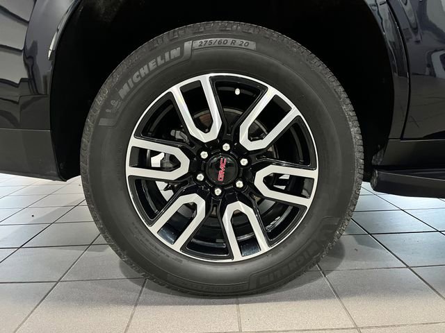 Used 2024 GMC Yukon AT4 w/ Technology Package AWD/4WD image 9