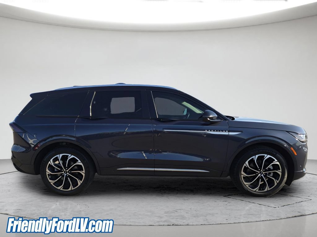 Used 2024 Lincoln Nautilus Reserve w/ Equipment Group 202A AWD/4WD image 7