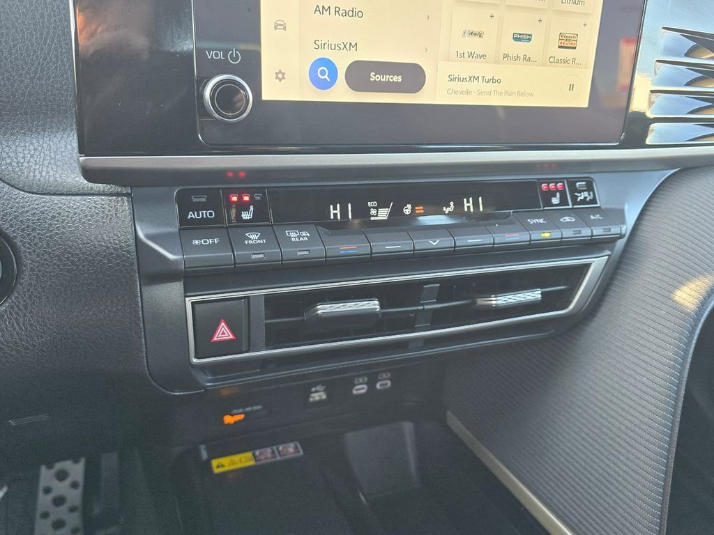 Used 2026 Toyota Camry Hybrid w/ Convenience Package FWD image 23