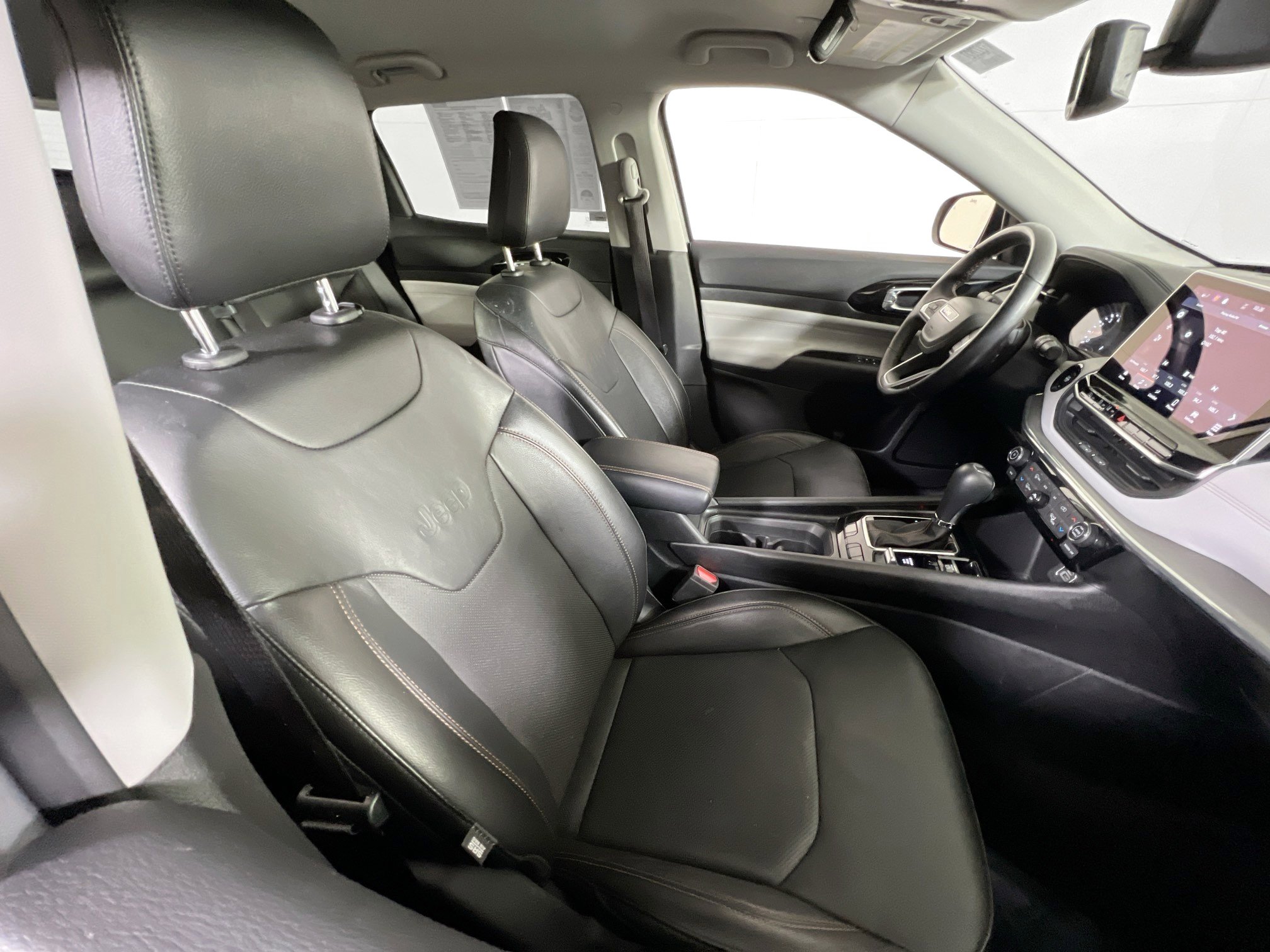 Used 2022 Jeep Compass Limited image 25