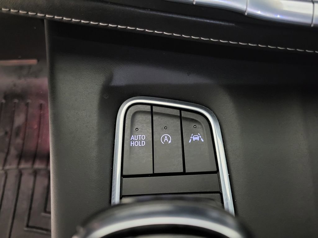 Used 2021 Cadillac Escalade Premium Luxury Platinum image 16