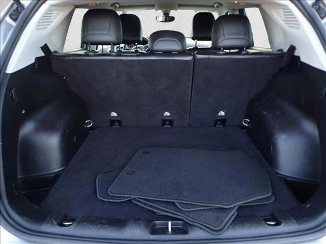 Used 2018 Jeep Compass Latitude w/ Popular Equipment Group FWD image 8