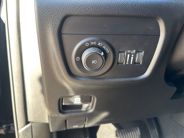 Used 2024 Jeep Grand Cherokee Limited image 16
