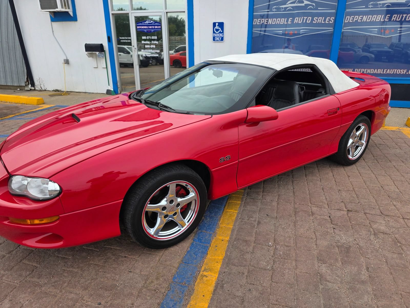 Used 1998 Chevrolet Camaro Z28 w/ SS Performance/Appearance Pkg RWD image 18
