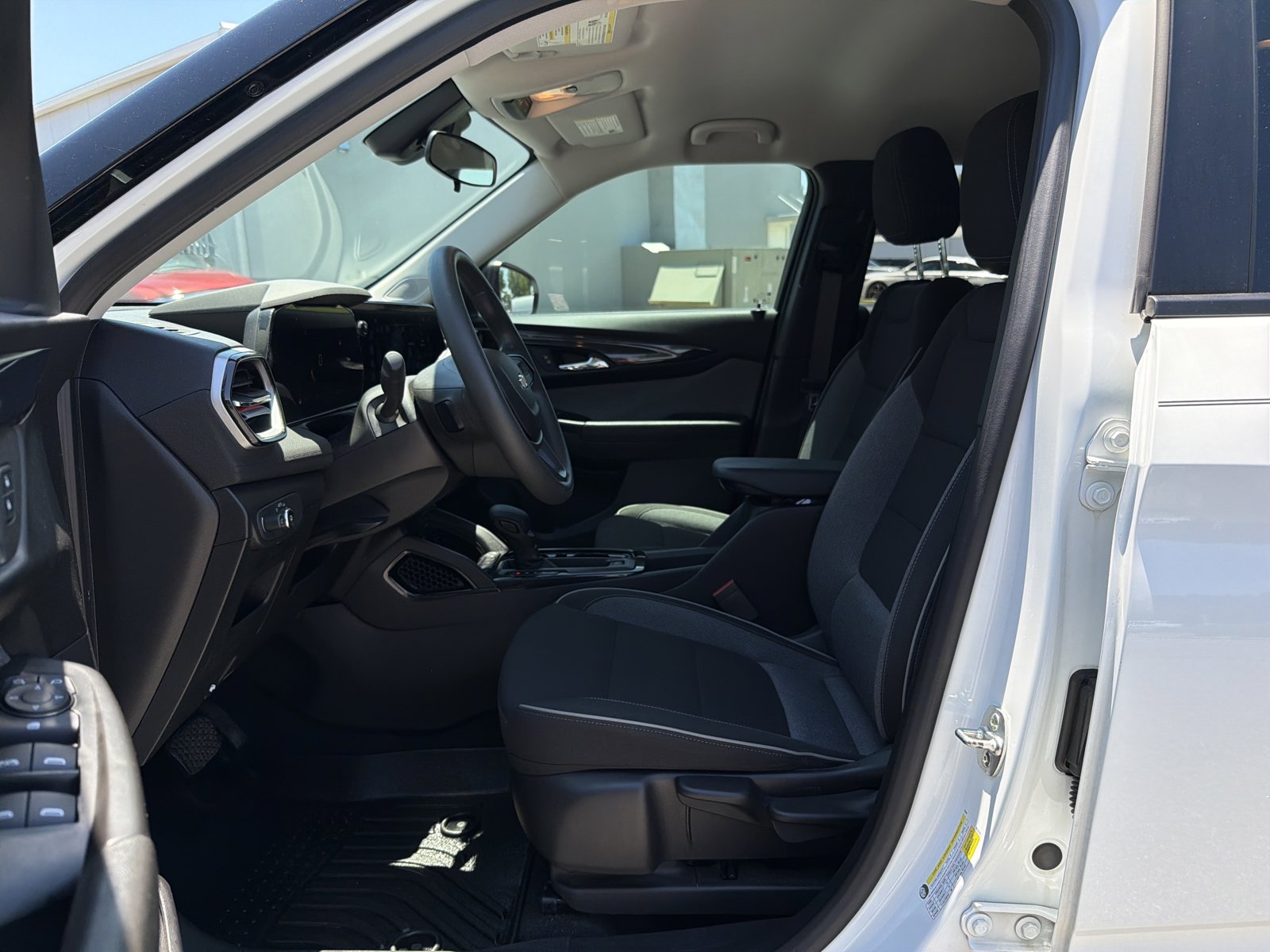 Used 2024 Chevrolet TrailBlazer LS w/ LS Convenience Package FWD image 14