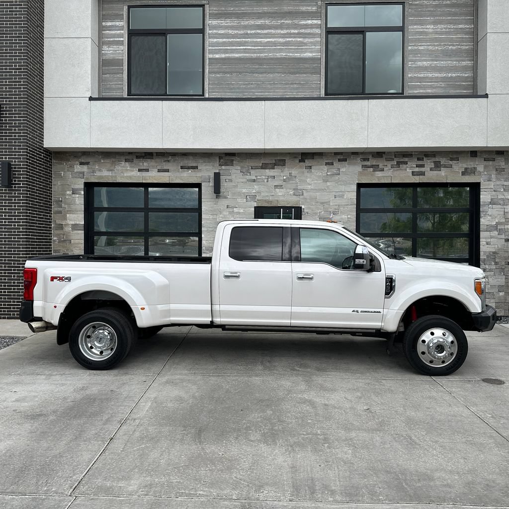 Used 2017 Ford F450 Platinum w/ Platinum Ultimate Package AWD/4WD image 2
