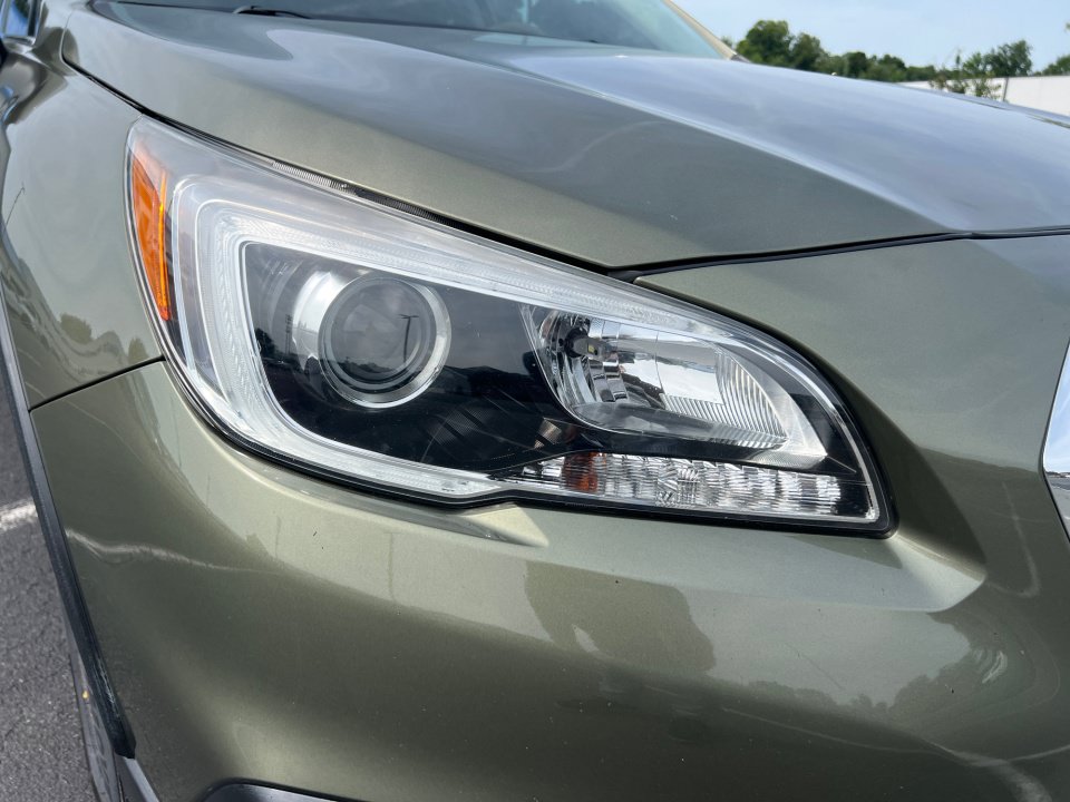 Used 2017 Subaru Outback 3.6R Touring w/ Popular Package #5A AWD/4WD image 28