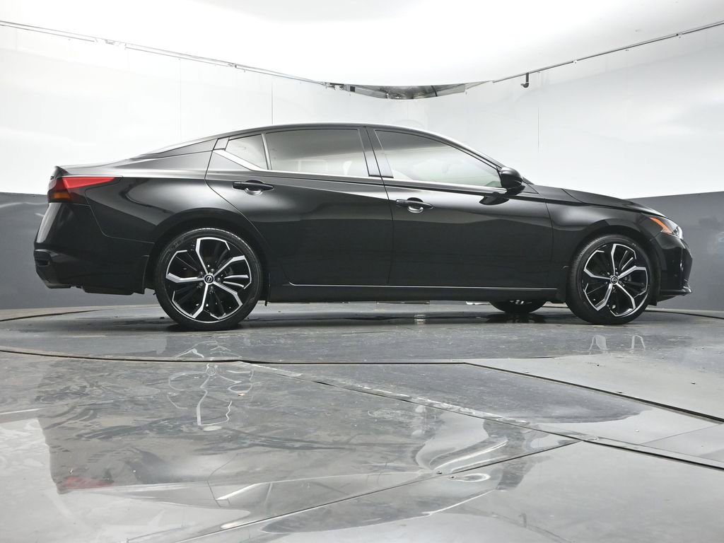 Used 2023 Nissan Altima 2.5 SR image 36