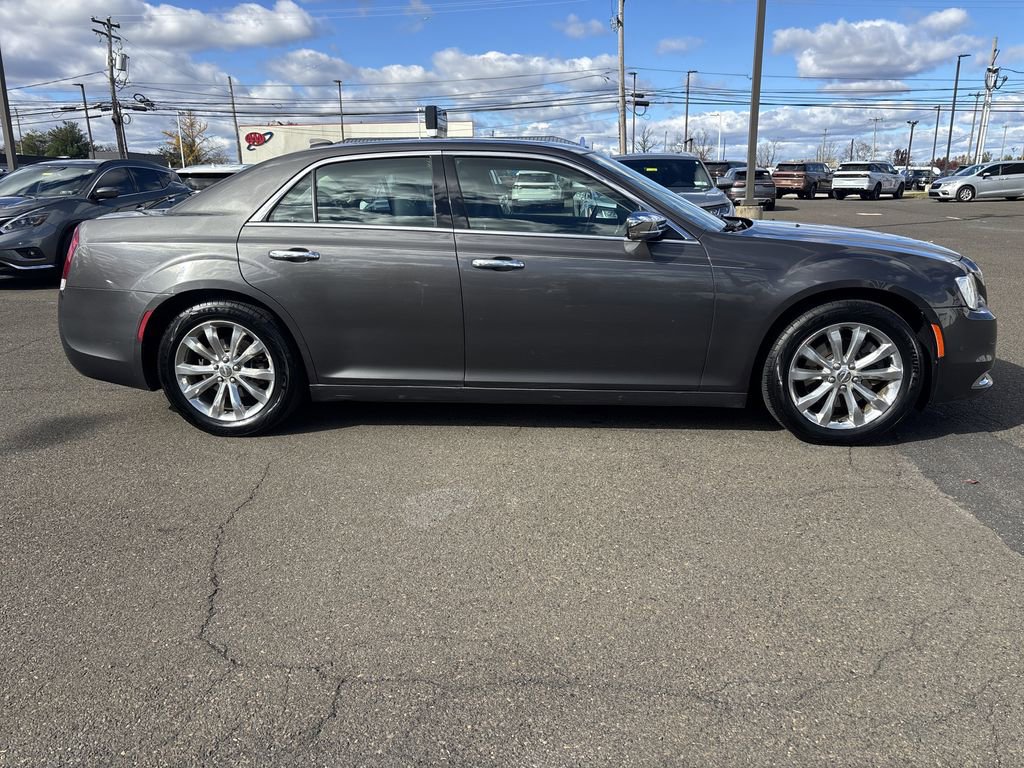 Used 2018 Chrysler 300 Limited w/ Safetytec Plus Group image 6