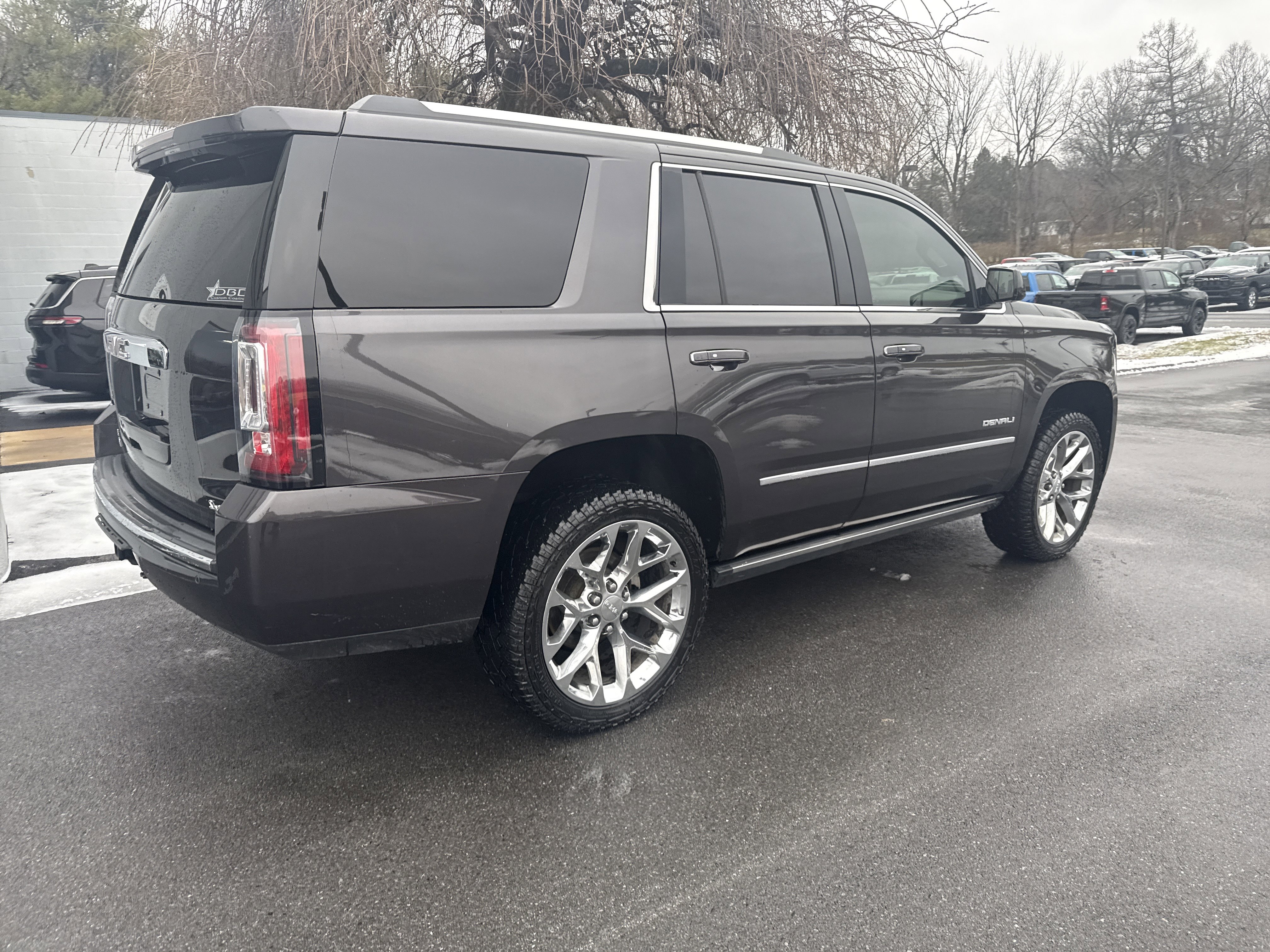 Used 2015 GMC Yukon Denali w/ Premium Package image 3