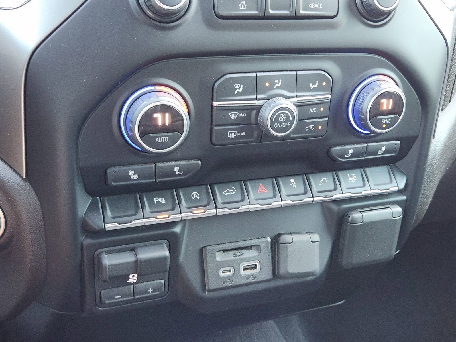 Used 2019 Chevrolet Silverado 1500 LT w/ Texas Edition image 20